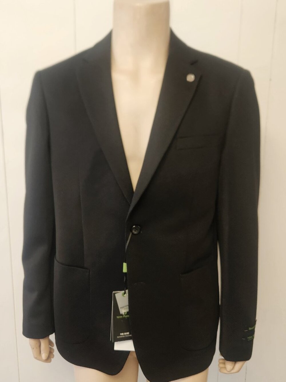 Tom Baine sport coat 42 or 46 textured black NWT $299